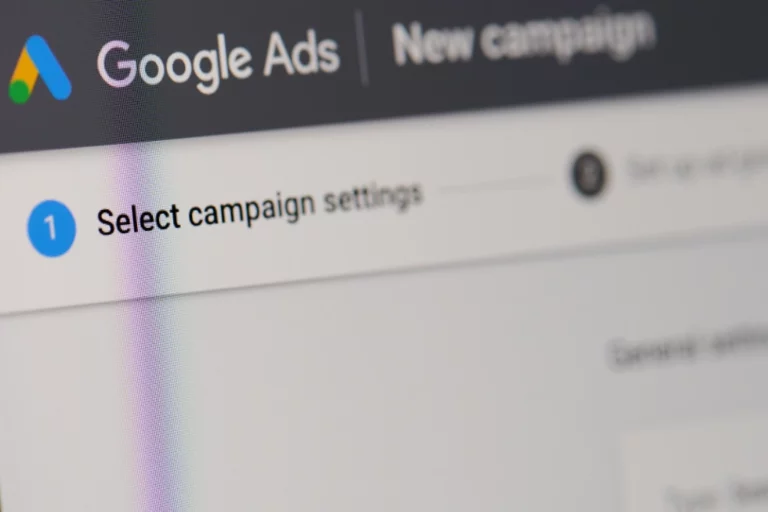 Google Ads og PPC: Komplett guide til effektiv annonsering